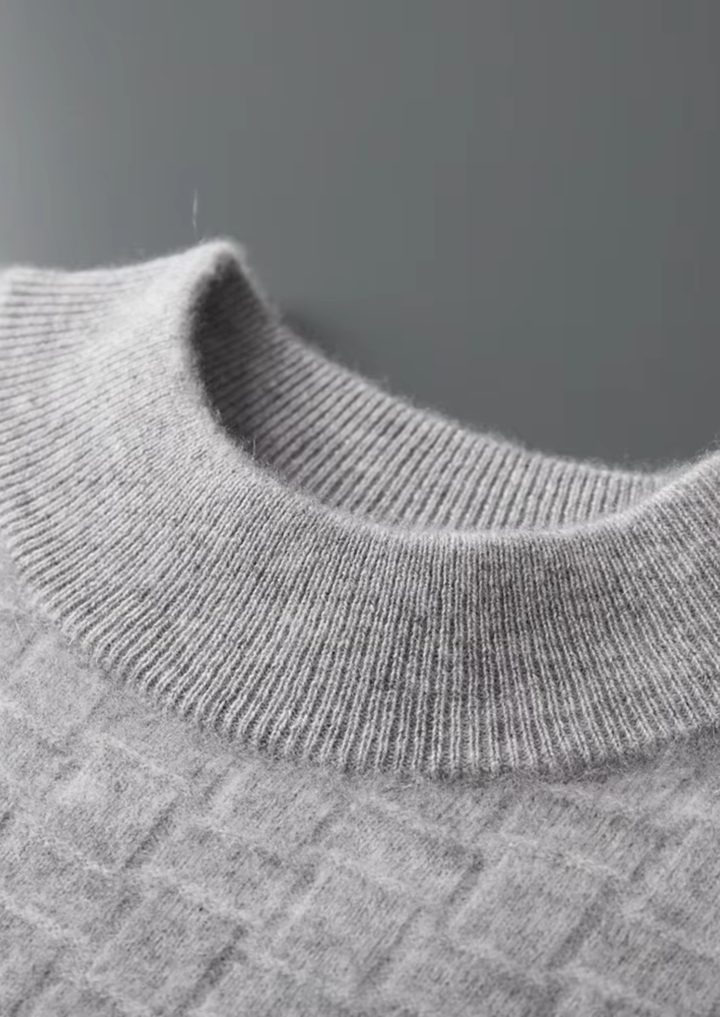 Col montant en laine mérinos extra-fine pure avec texture