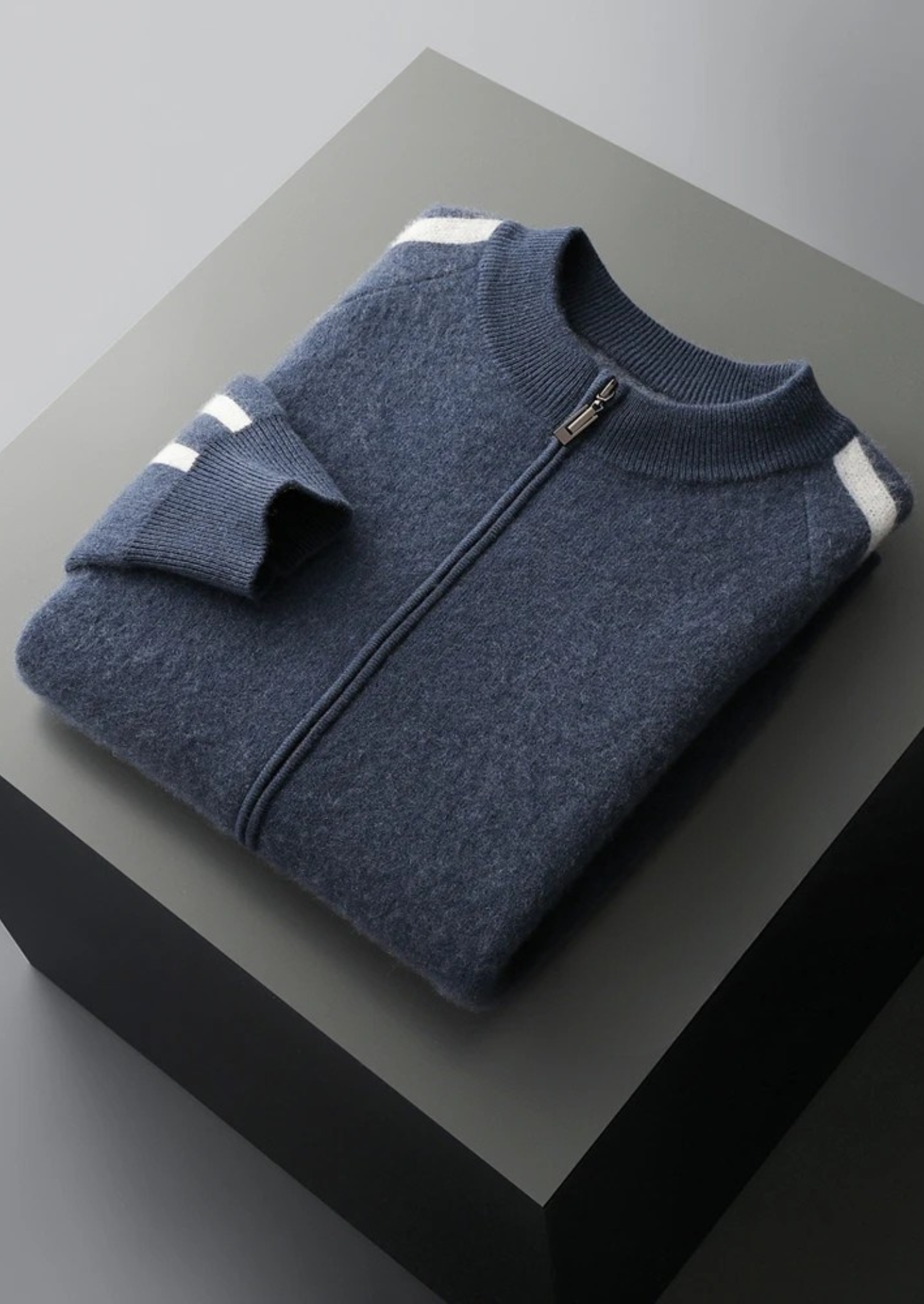 Cardigan en laine mérinos extra-fine pure avec rayures
