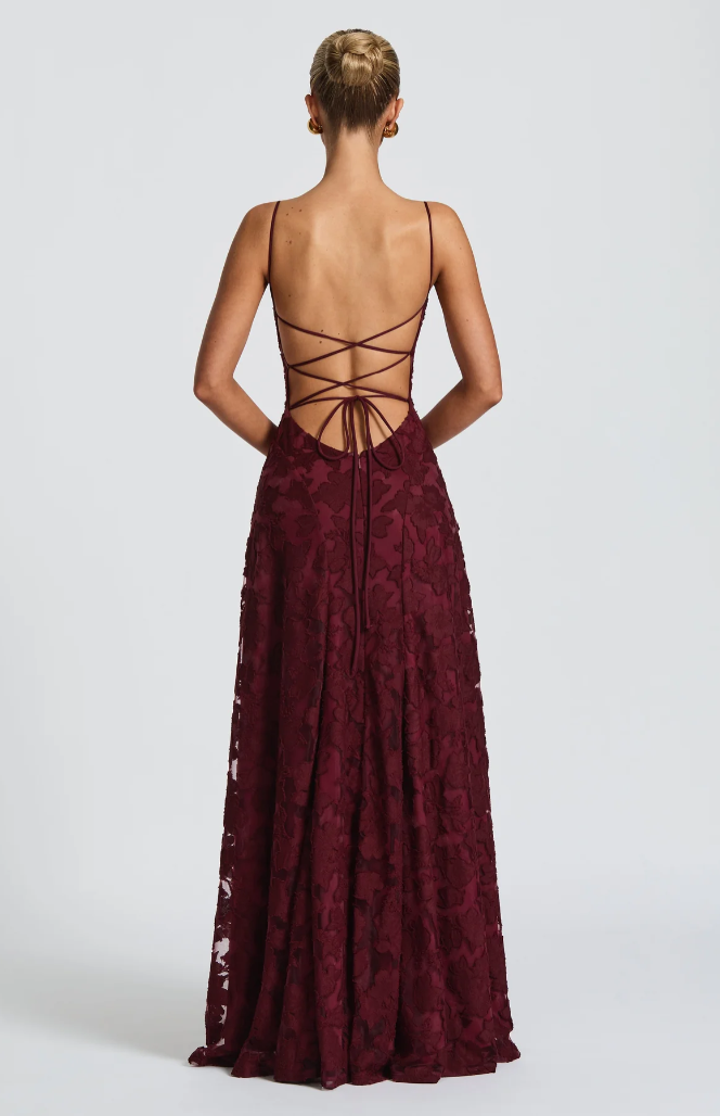 SOFIA | Robe longue en dentelle élégante