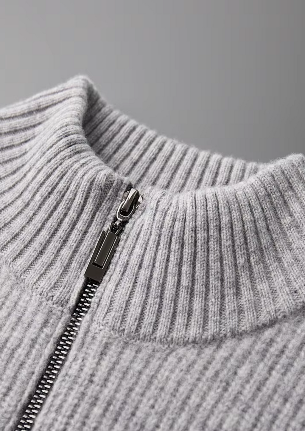 Cardigan en laine mérinos extra-fine pure à côtes tricotées