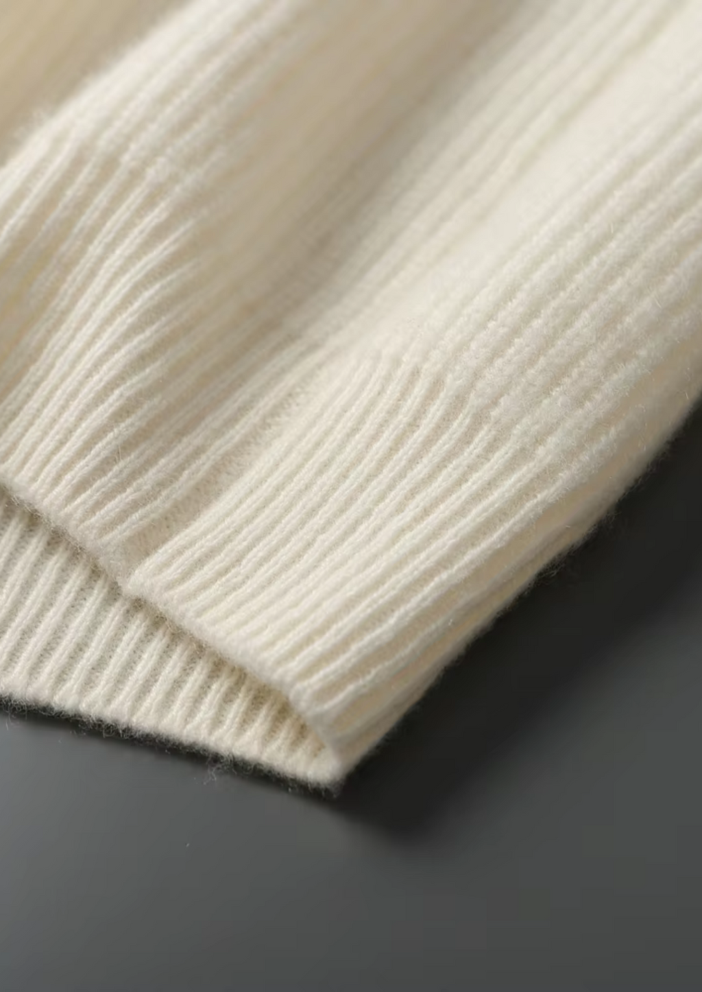 Pull en cachemire premium à col en V et côtes
