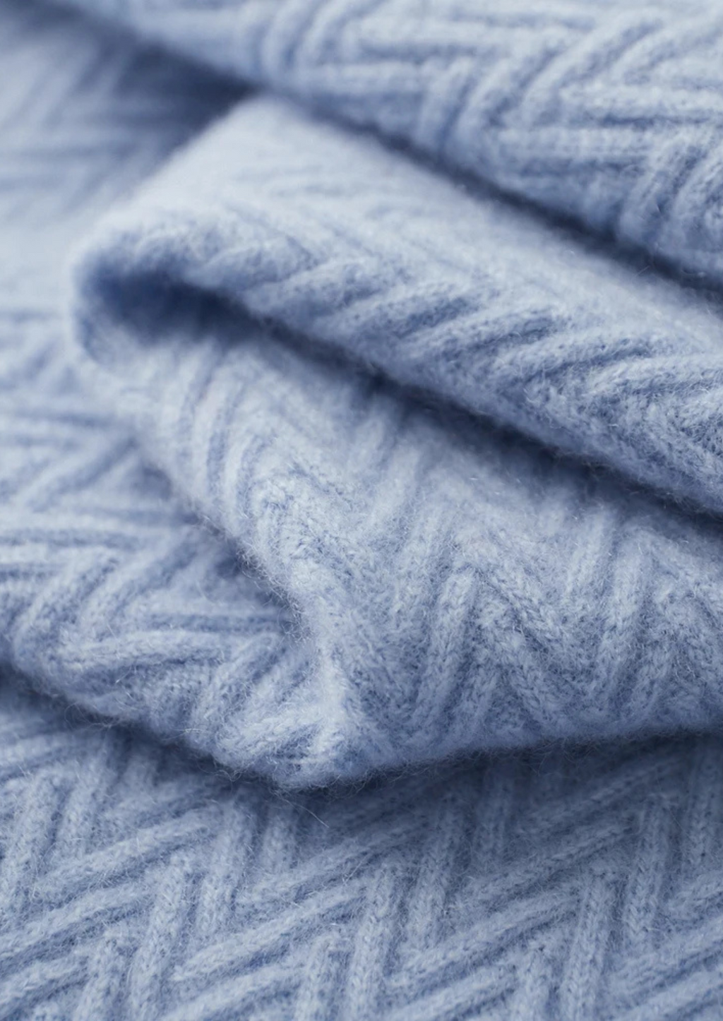 Pull en cachemire premium à boutons et motif zigzag