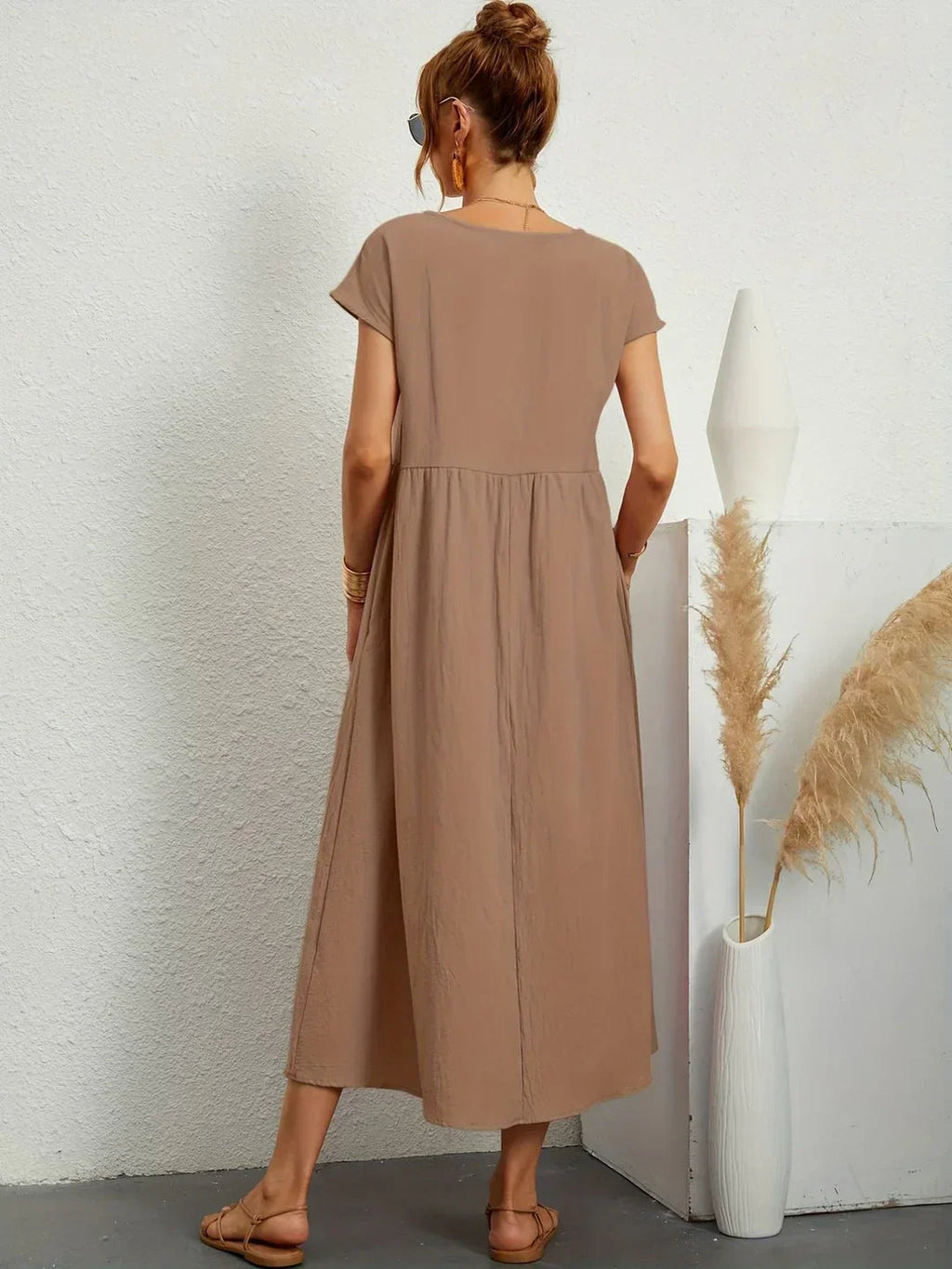 Gabrielle™ — Élégance intemporelle dans une robe midi fluide