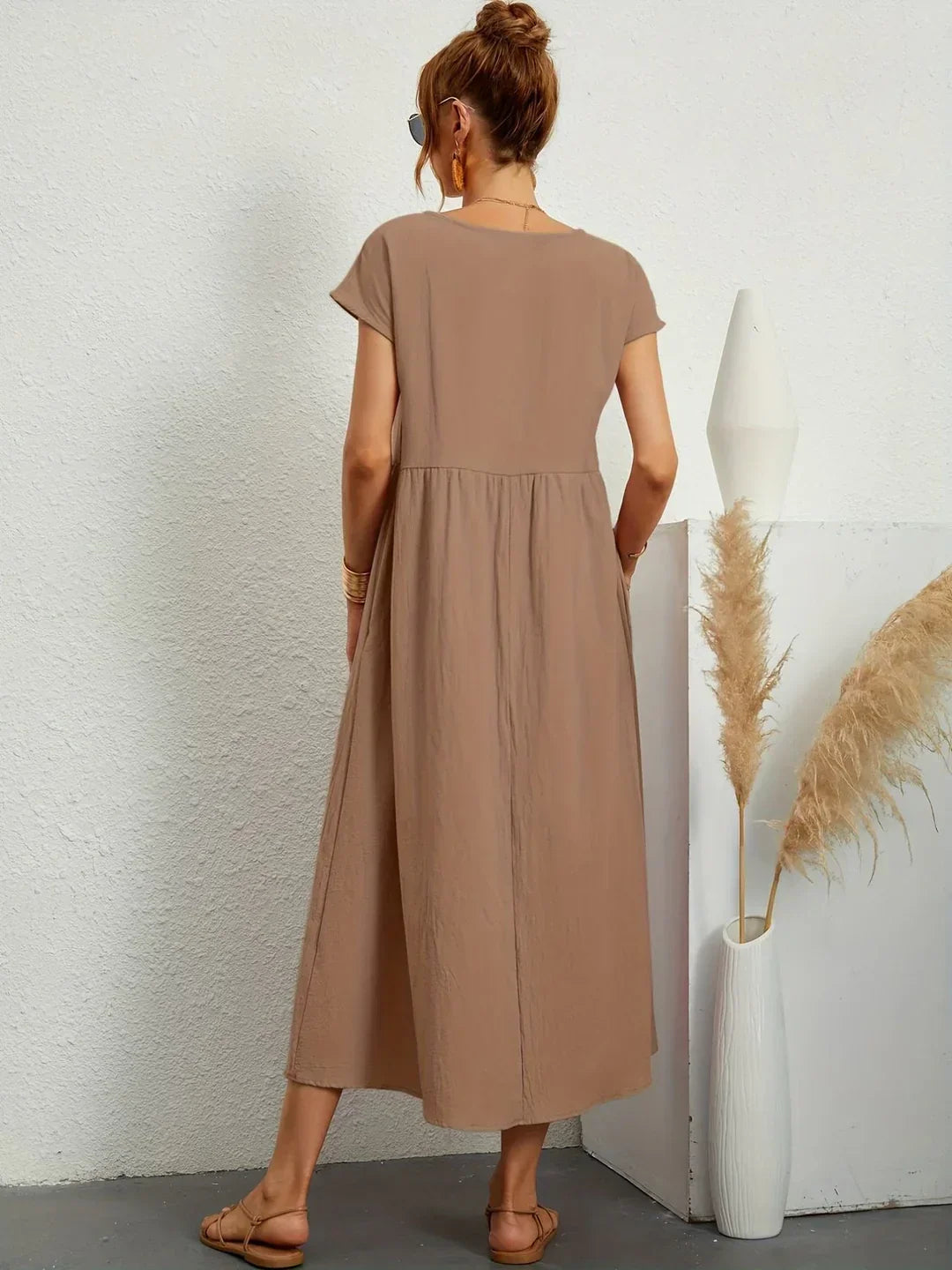 Gabrielle™ — Élégance intemporelle dans une robe midi fluide