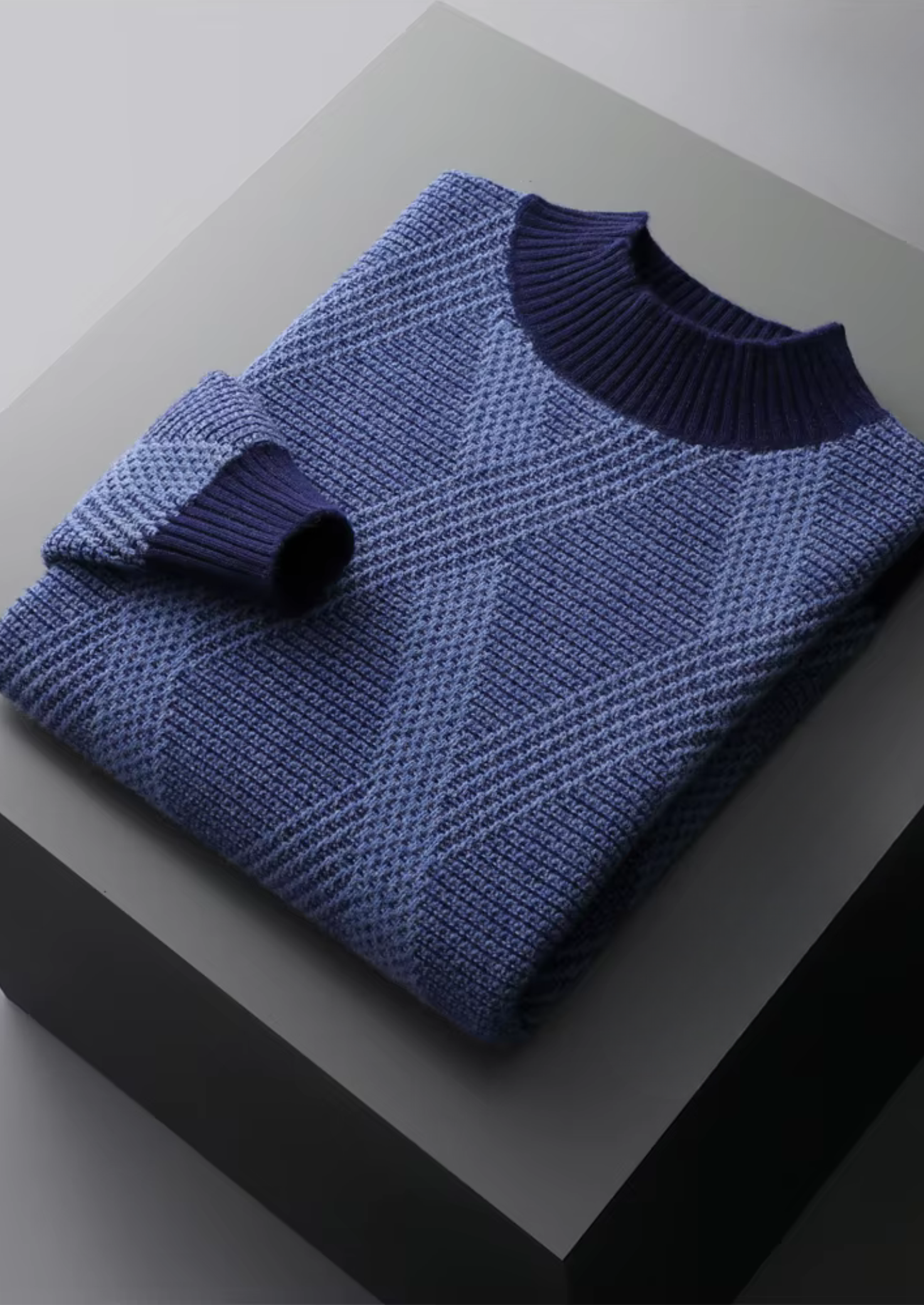 Pull col montant en laine mérinos extra-fine pure avec motif bicolore