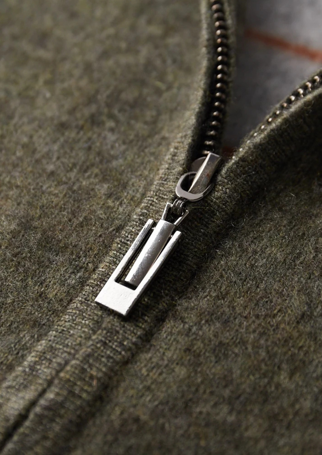 Cardigan zippé bicolore en cachemire premium
