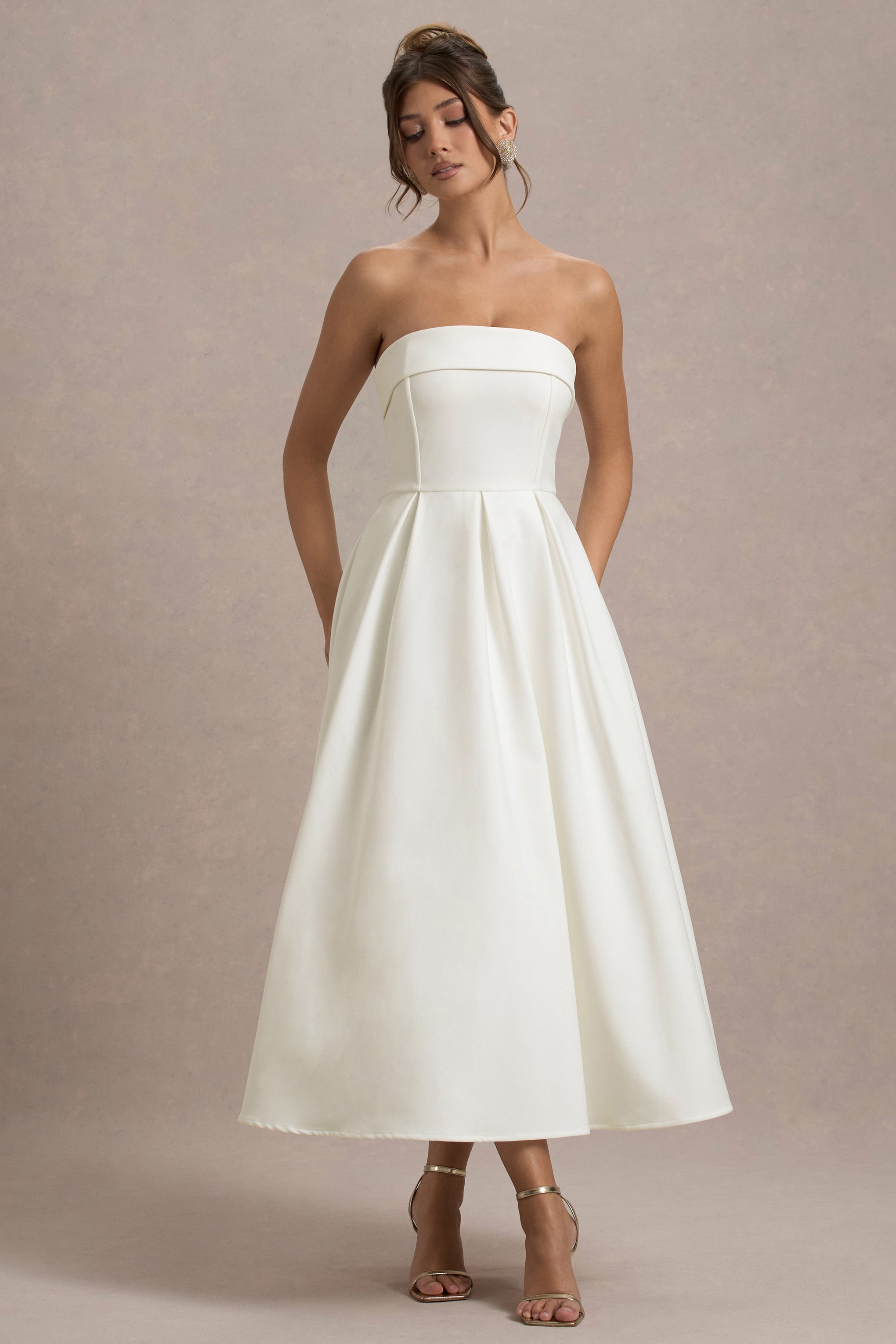 ANNE | Robe midi chic avec un décolleté en épaules dénudées