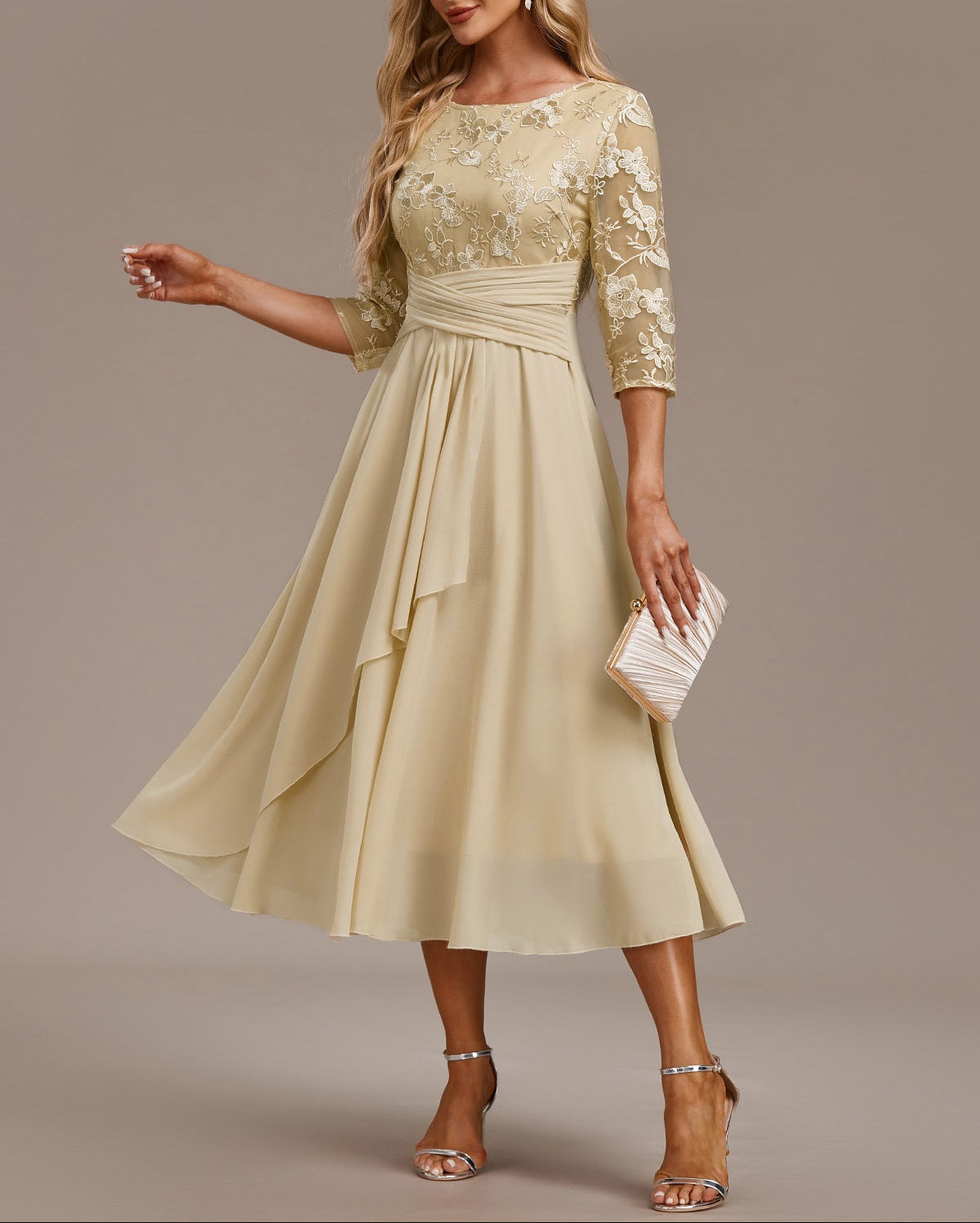 Elin™ - Robe Champagne Brodée avec Détails Délicats