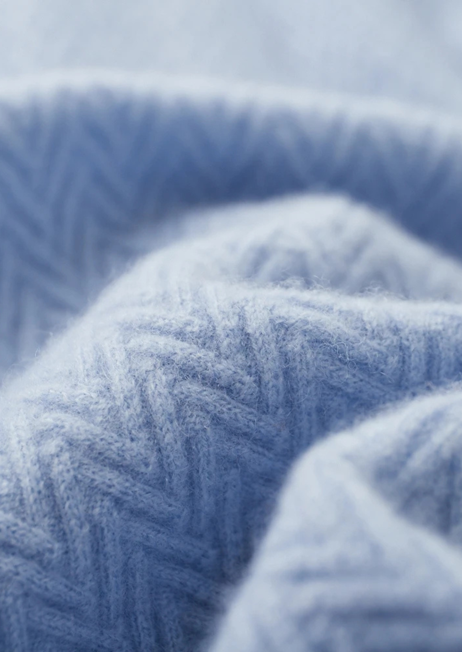 Pull en cachemire premium à boutons et motif zigzag
