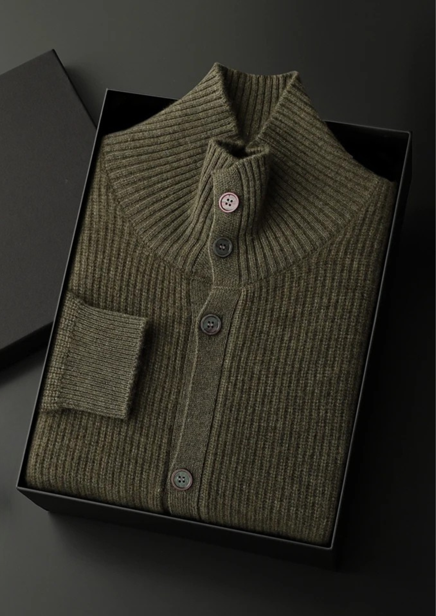 Cardigan côtelé en cachemire premium avec col montant