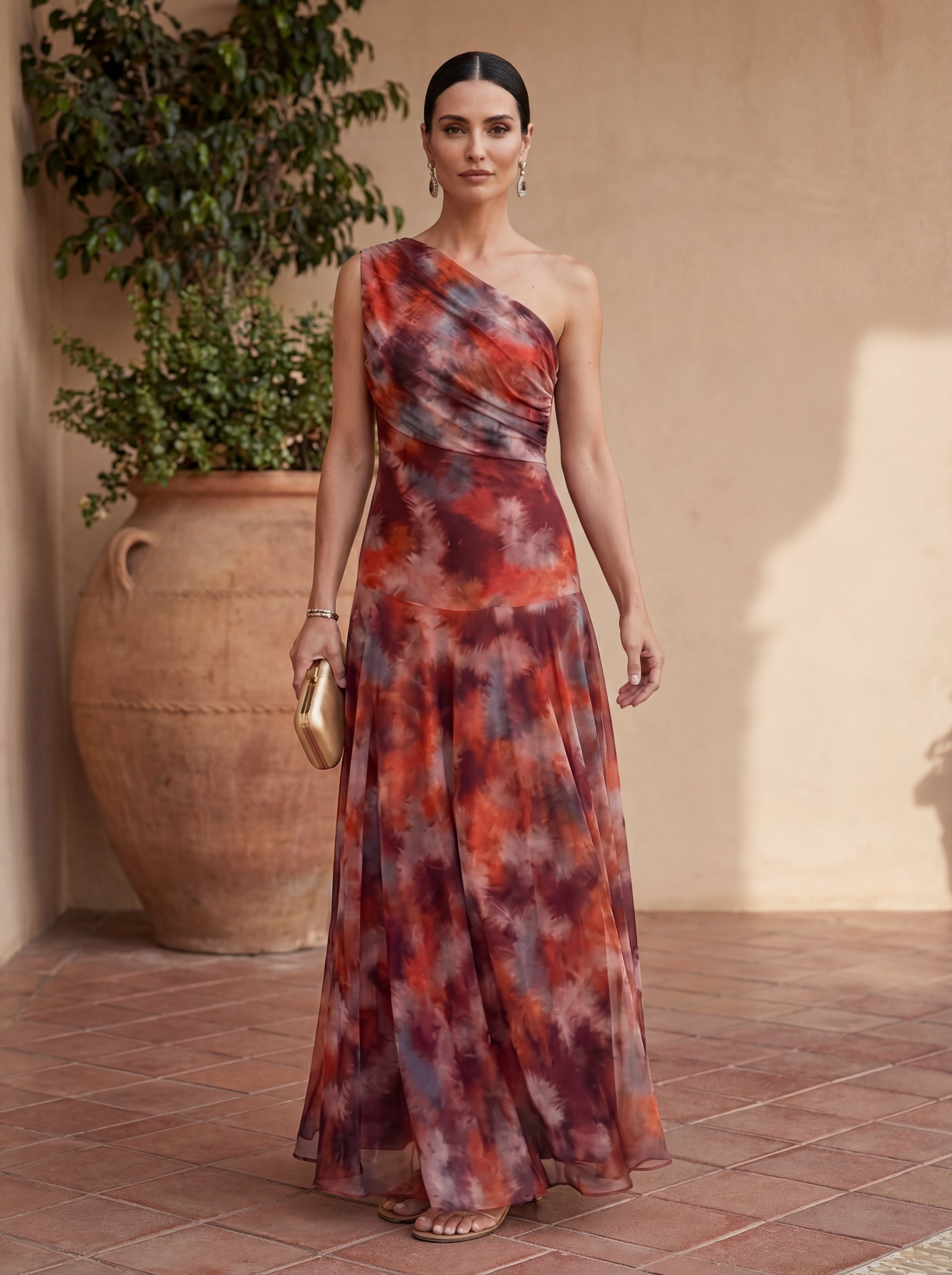Robe longue fluide en satin, l'élégance intemporelle de Maison Claire et Sylvie