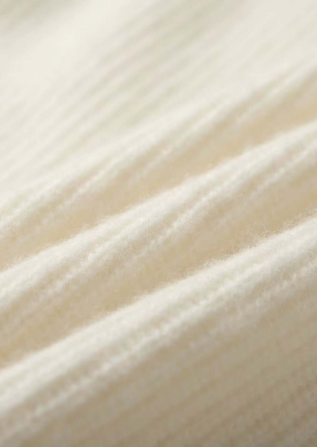 Pull en cachemire premium à col en V et côtes