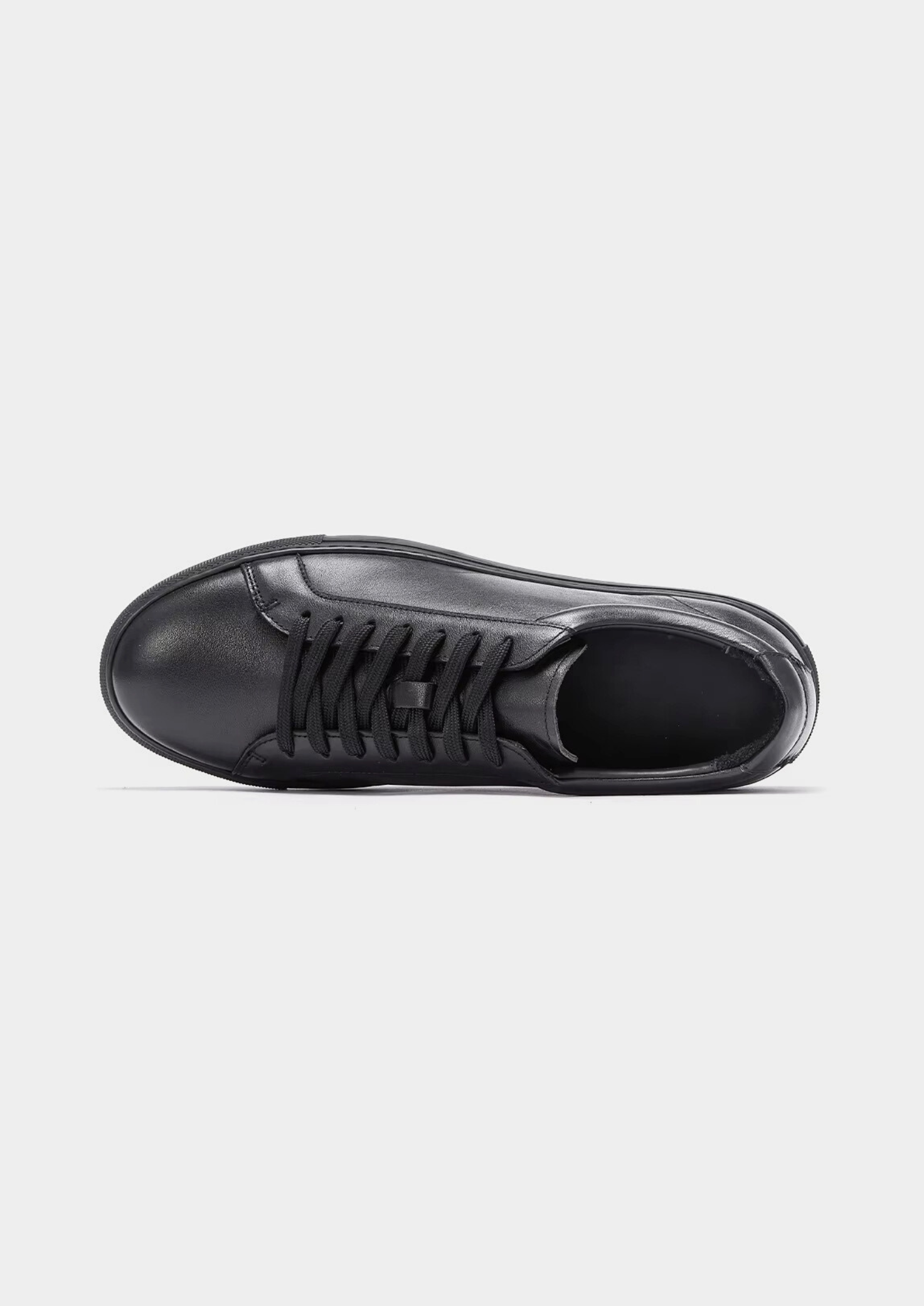 CHAUSSURE EN CUIR NOIRE ESSENTIELLE