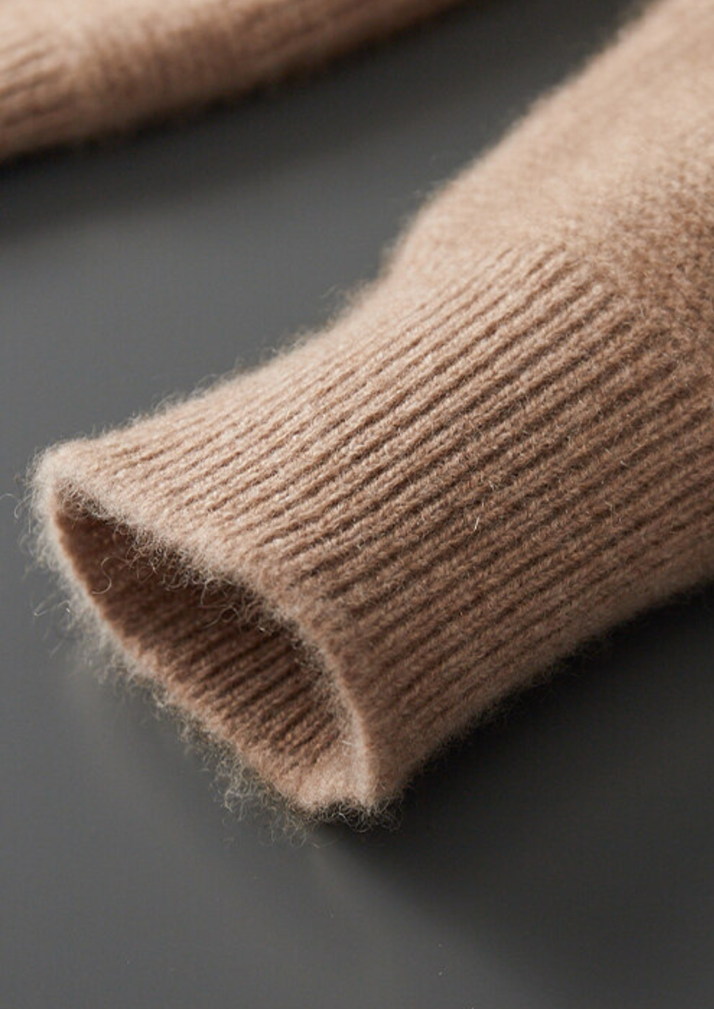 SURCHEMISE EN CACHEMIRE PUR BEIGE À BOUTONS