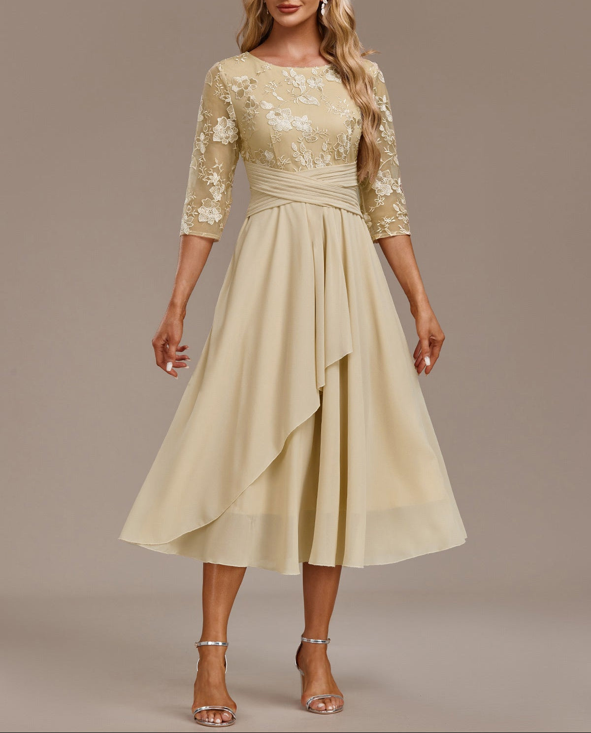 Elin™ - Robe Champagne Brodée avec Détails Délicats