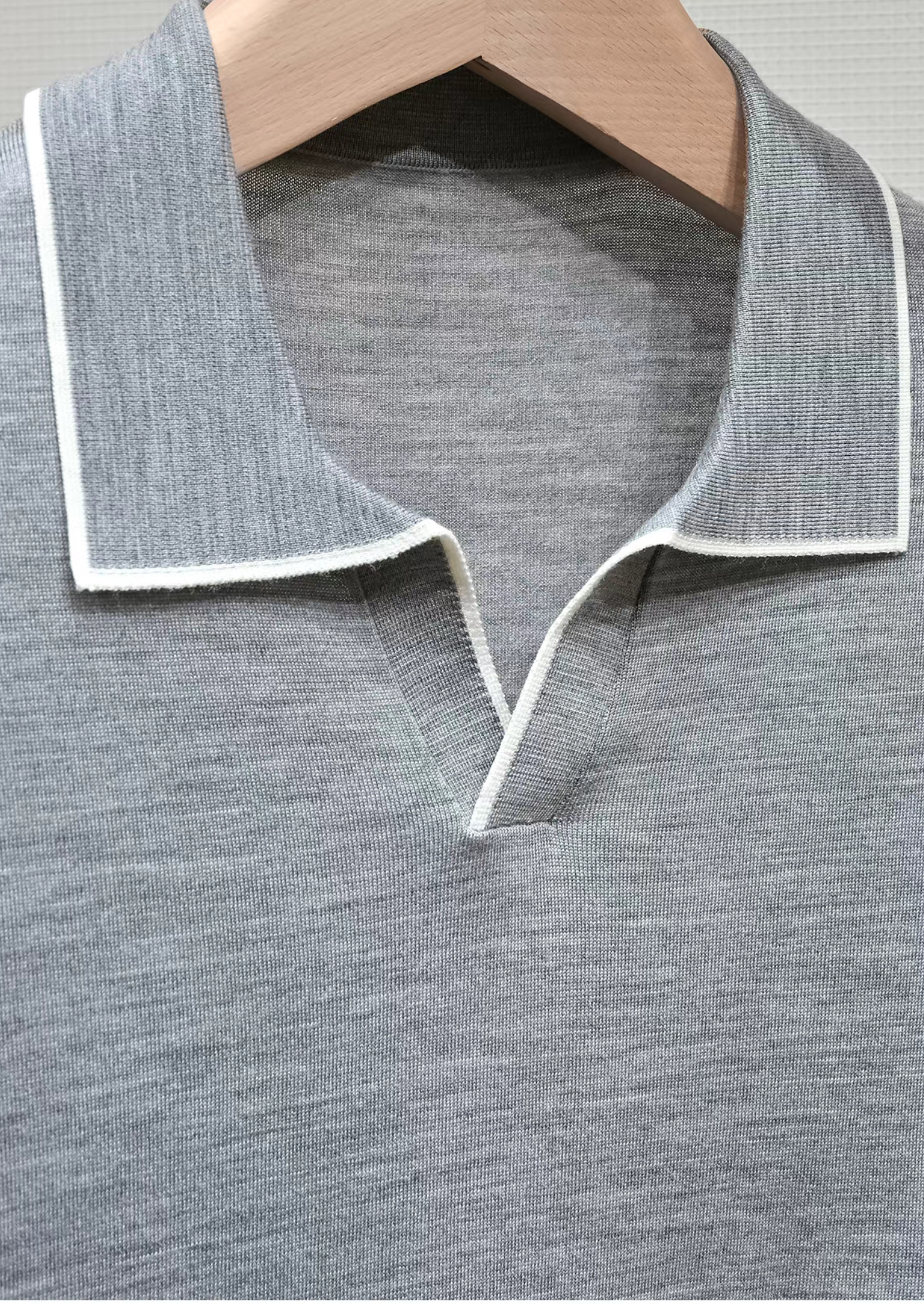 Polo Ellis léger en gris clair
