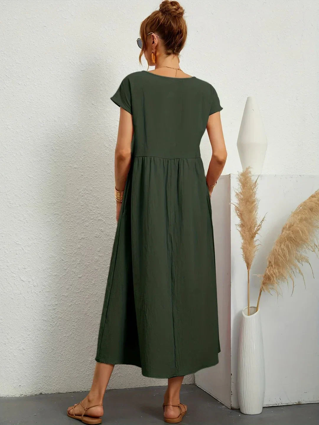 Gabrielle™ — Élégance intemporelle dans une robe midi fluide