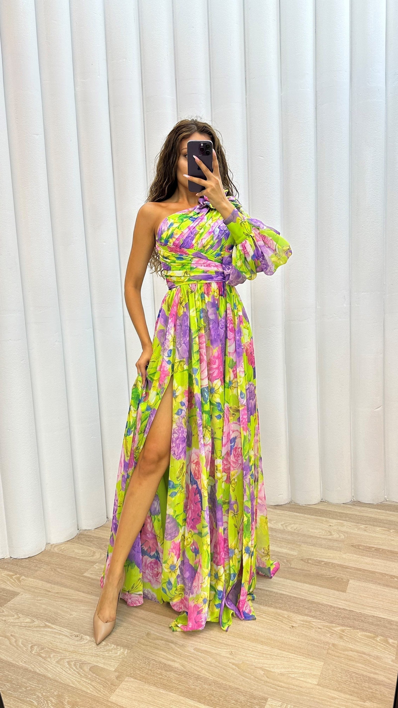 Maud™ - Robe sophistiquée à manches longues