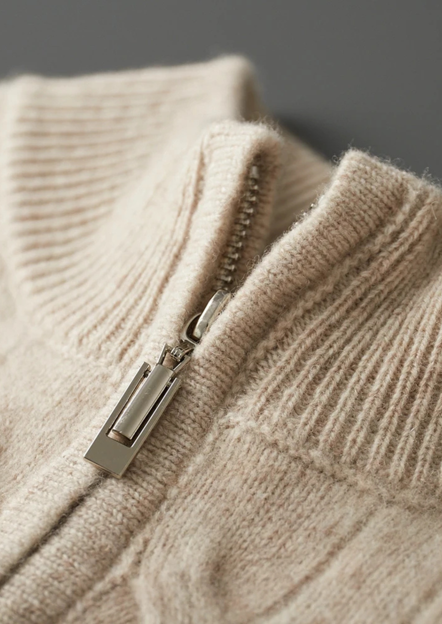 Demi-zip en laine mérinos pure extra-fine avec câble