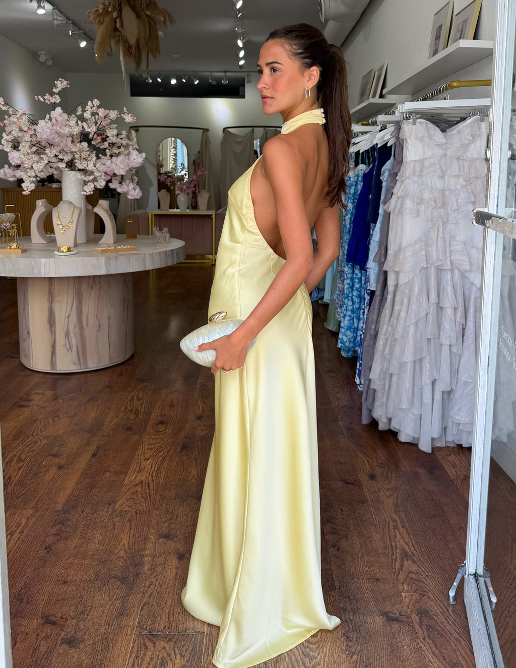 ZEYNEP | Robe longue en satin sophistiquée avec col halter