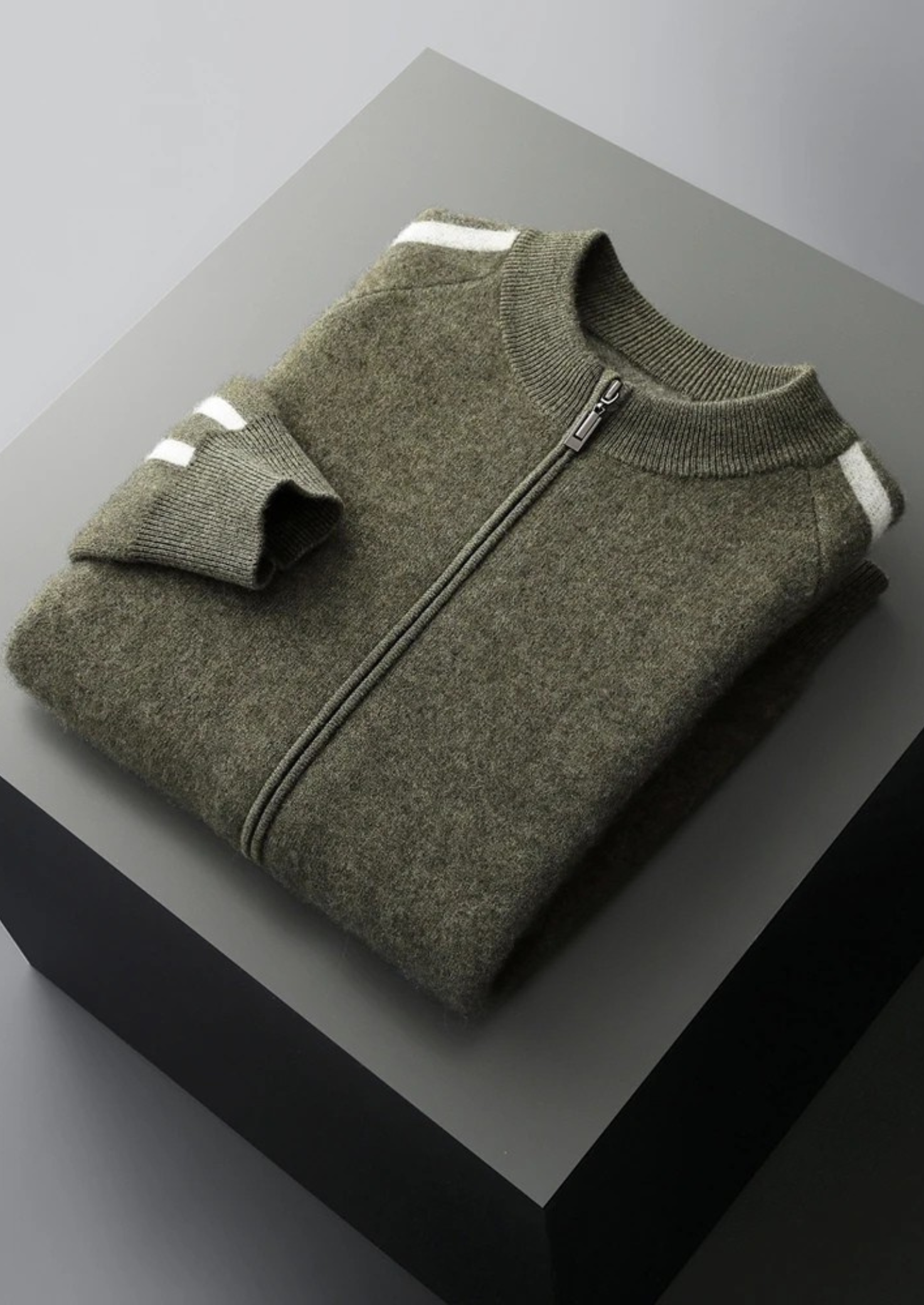 Cardigan en laine mérinos extra-fine pure avec rayures