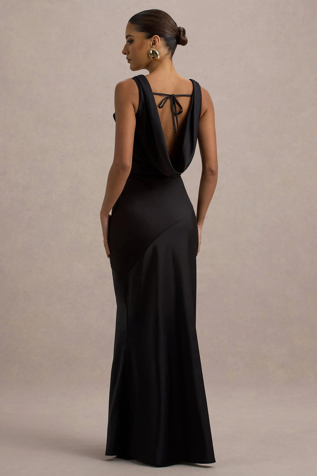 LENA | Robe Maxi au Style Minimaliste avec Encolure Drapée
