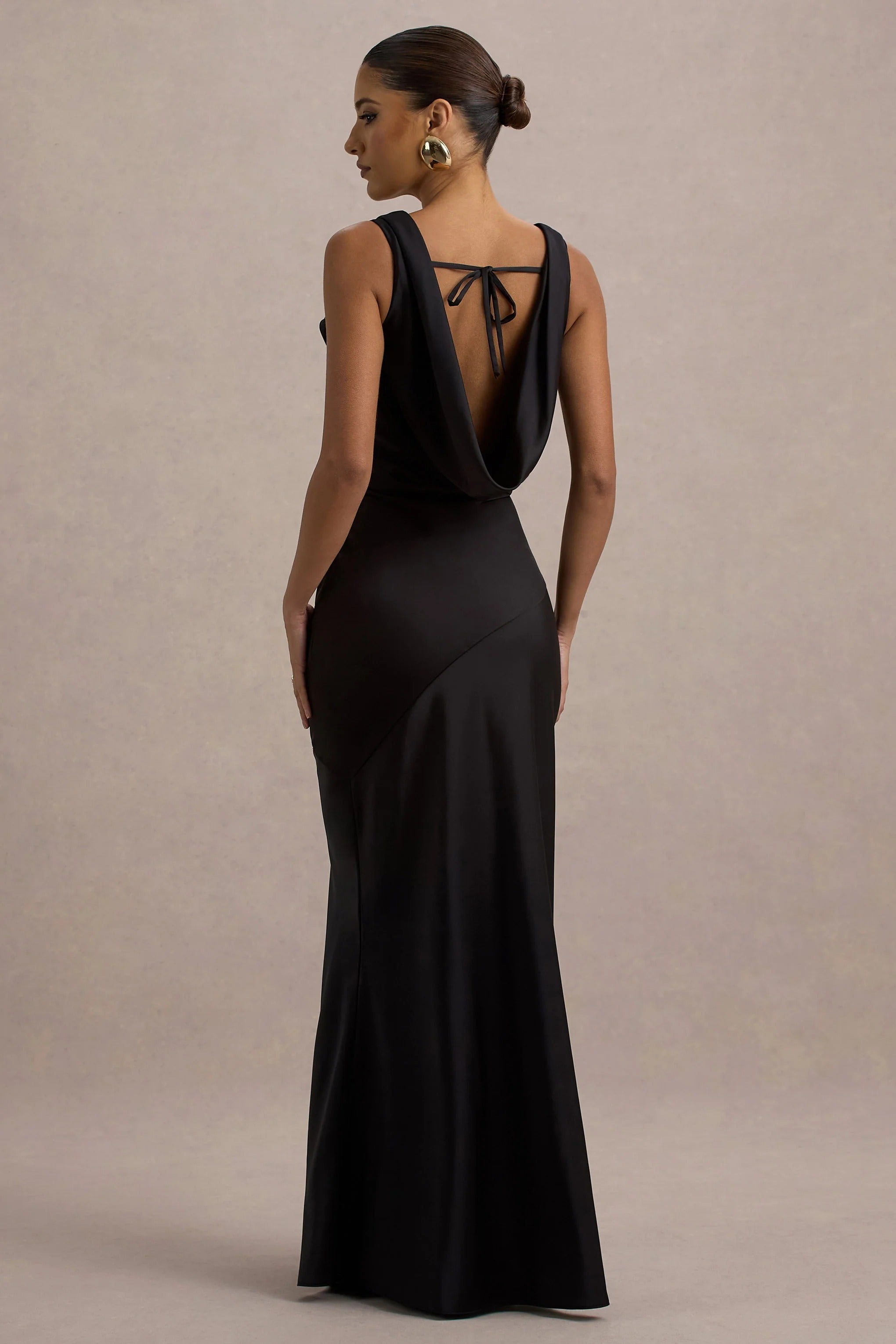 LENA | Robe Maxi au Style Minimaliste avec Encolure Drapée