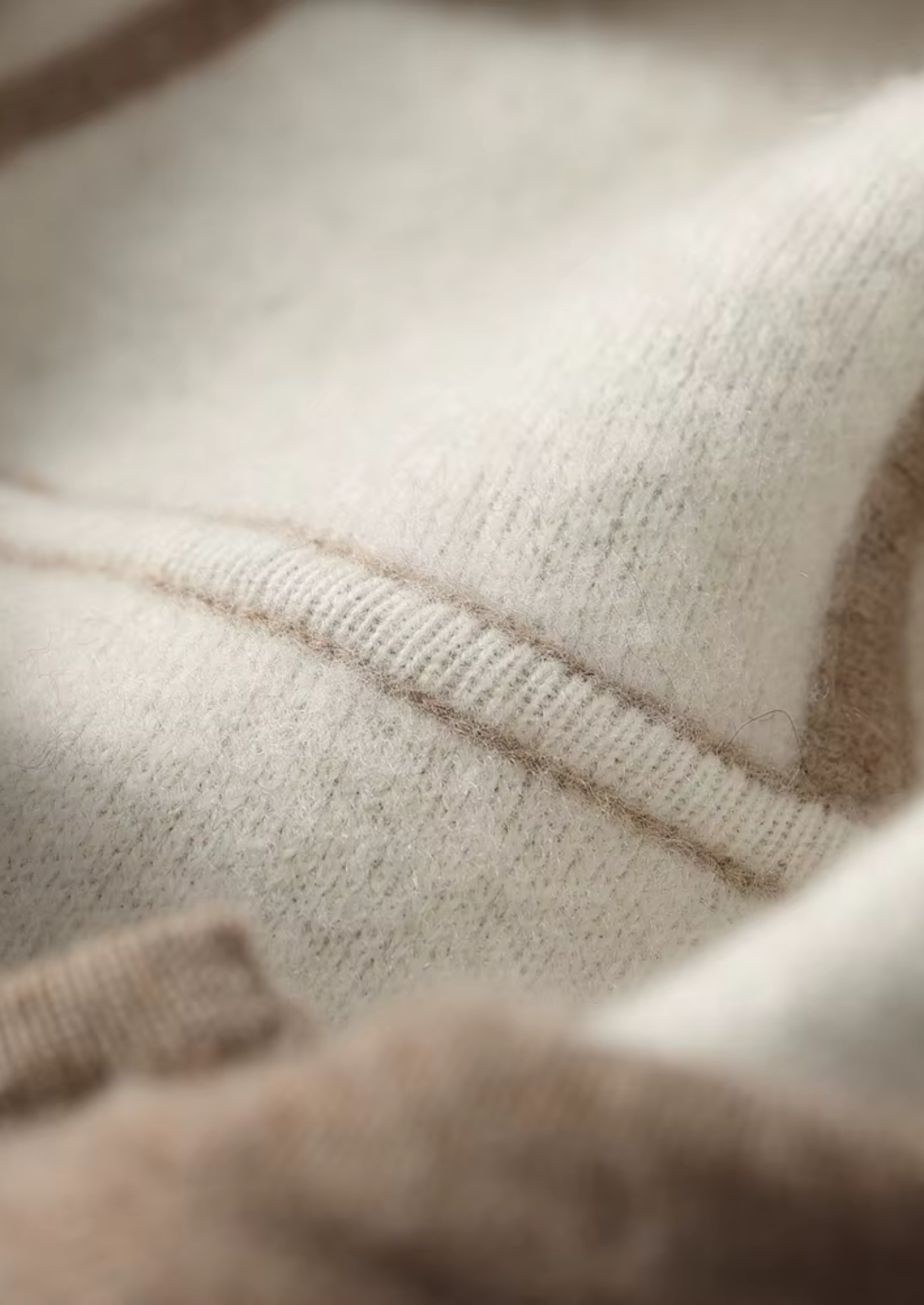 Sweat à capuche zippé en cachemire premium bicolore