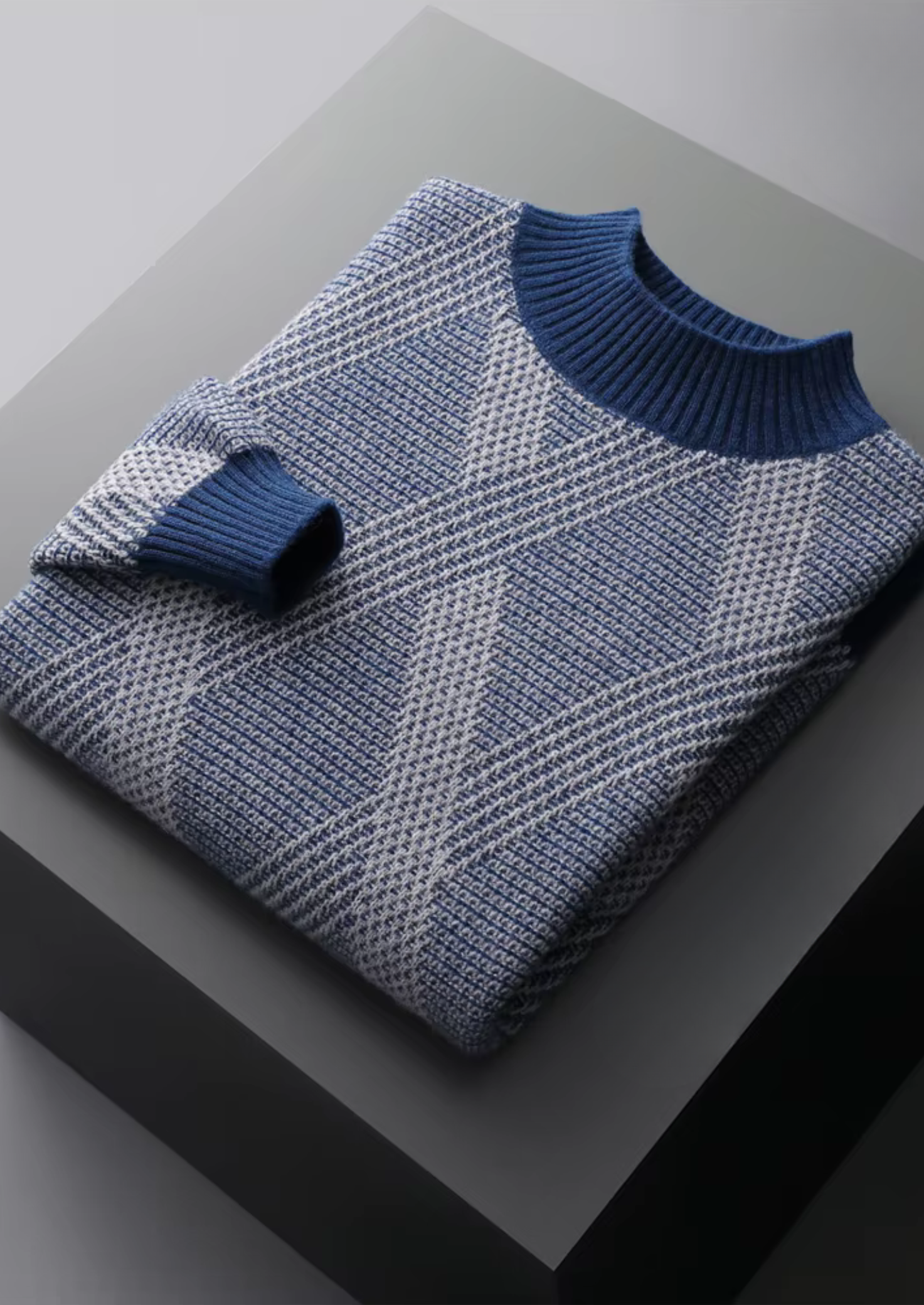 Pull col montant en laine mérinos extra-fine pure avec motif bicolore