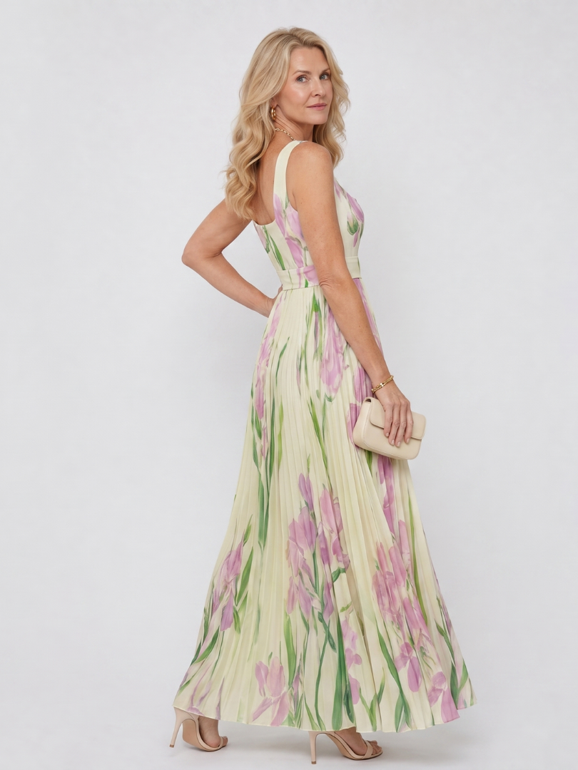 Robe midi sans manches en satin avec encolure carrée et plis élégants