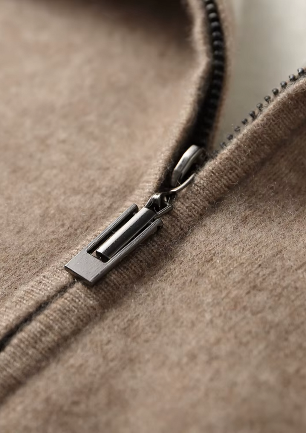 Sweat à capuche zippé en cachemire premium bicolore