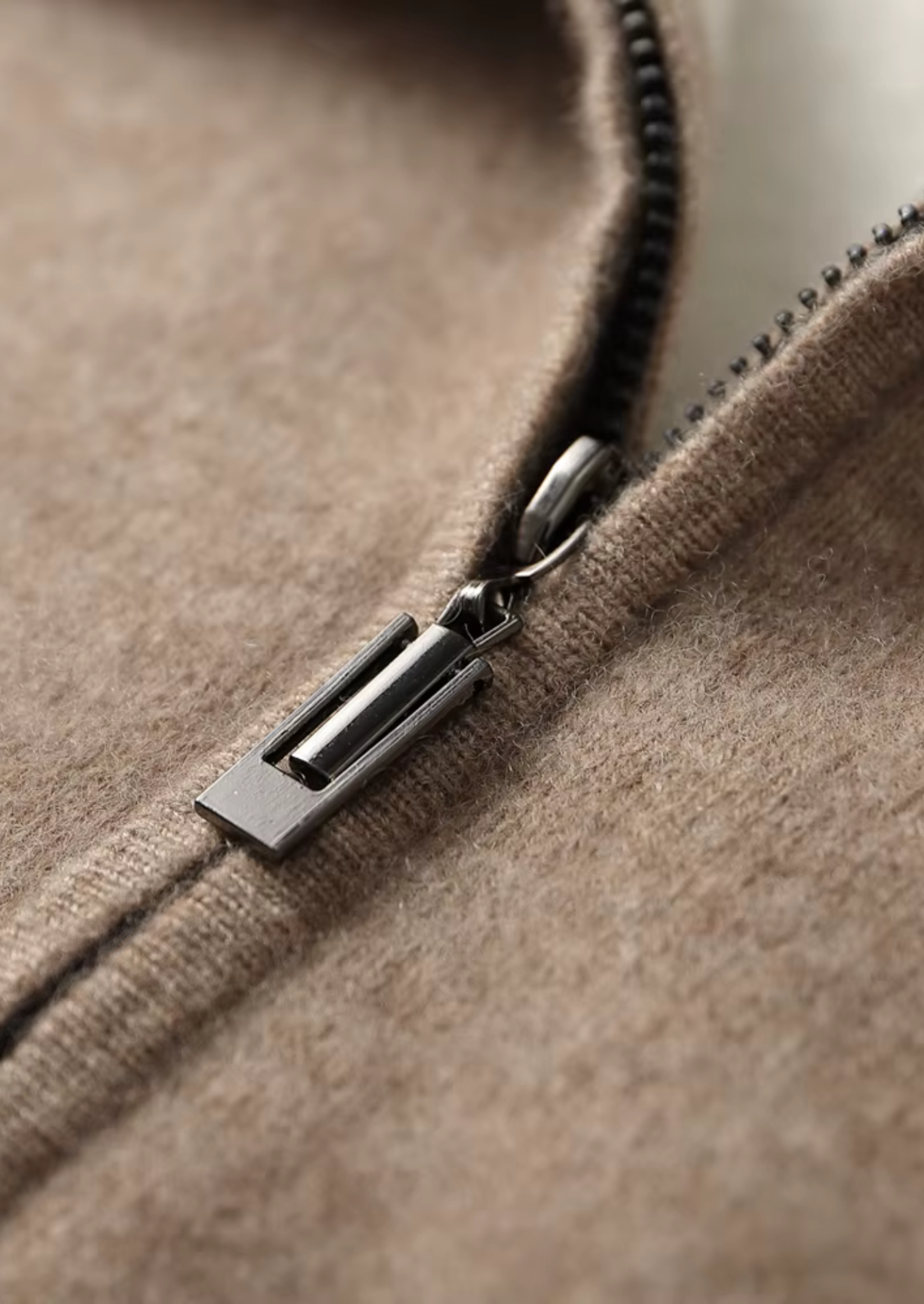 Sweat à capuche zippé en cachemire premium bicolore